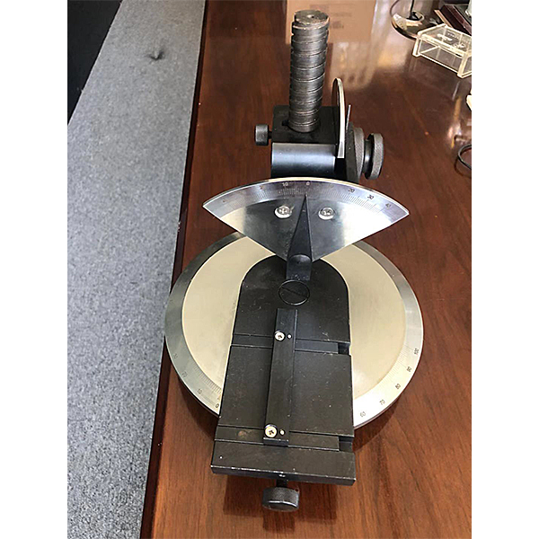 车刀具量角尝试台,四轮驱动与传动体系尝试台