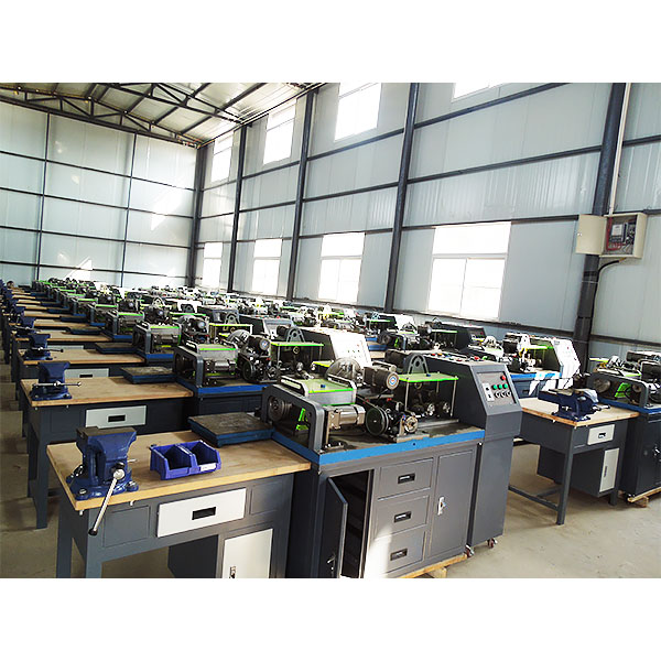 维修电工实训室(图2) 维修电工实训室(图2)